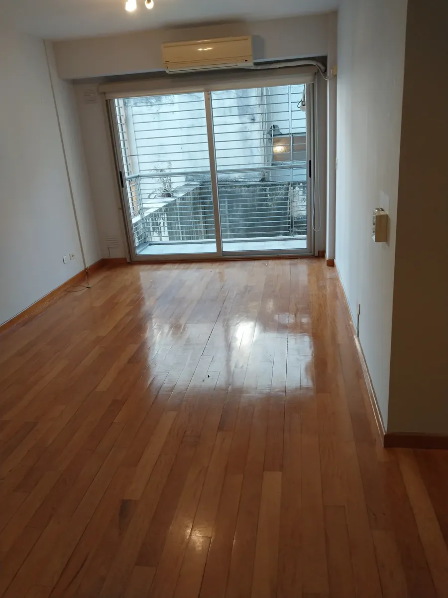 3-room apartment in Recoleta with balcony