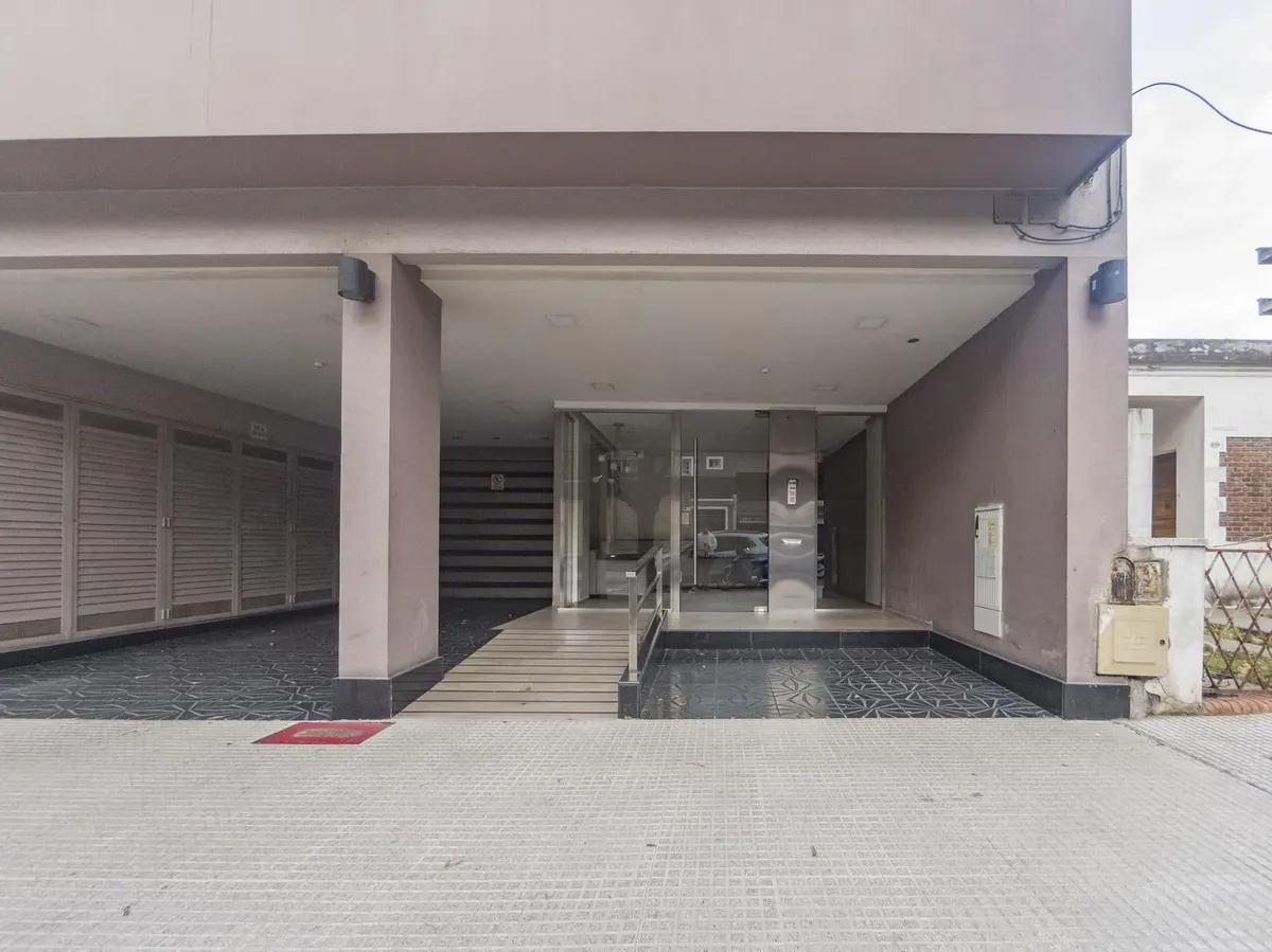 Excelente Monoambiente Al Frente, Moderno Y Luminoso