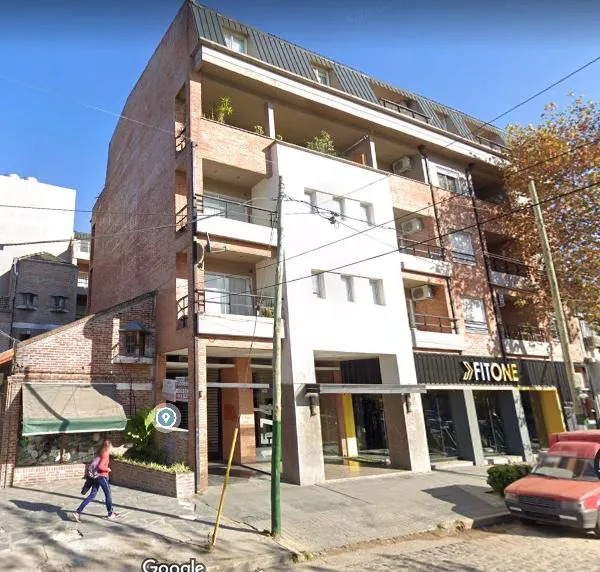 Excelente Departamento A Una Cuadra De Plaza Brown Inmobiliaria Alquila Departamento Primero Al Frente, Muy Luminoso, , Céntrico A Una Cuadra De La Plaza Brown, Todas Las Lineas De Colectivo