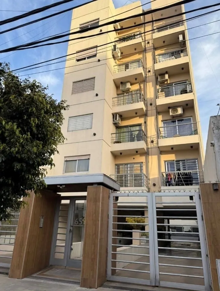 Departamento En Alquiler En Morón, G.b.a. Zona Oeste, Argentina