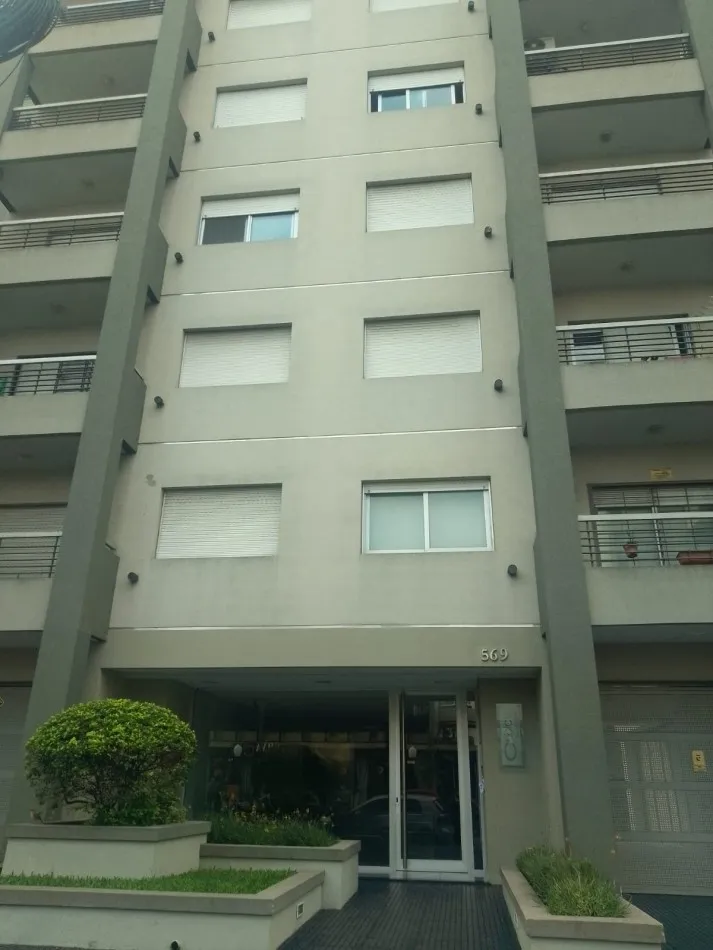 Departamento 2 Amb. C/cochera Alquila Moron