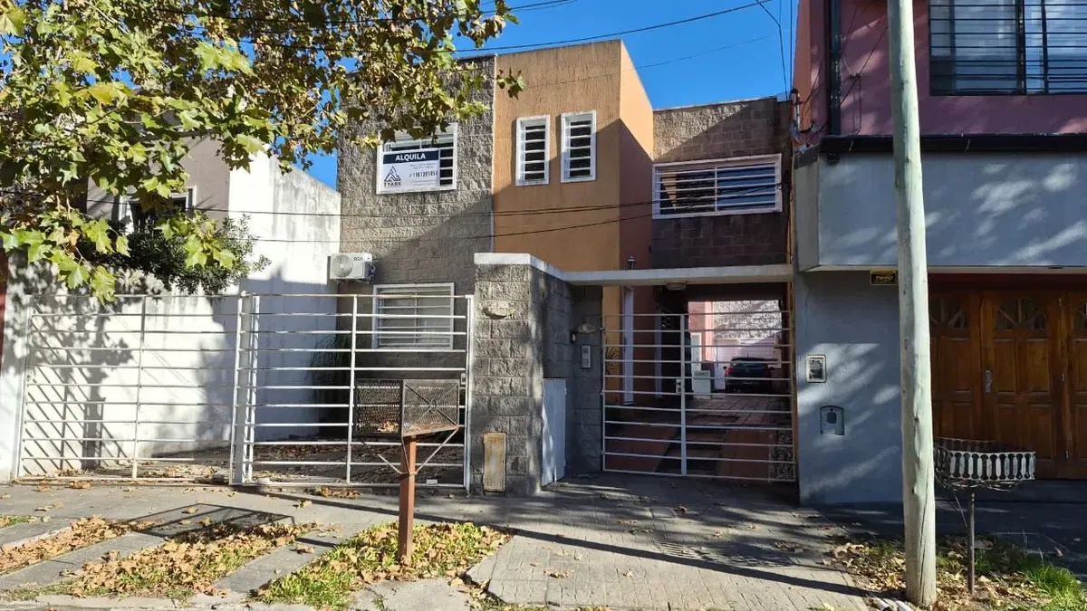 Alquiler Bernal 3 Ambientes C/ Cochera