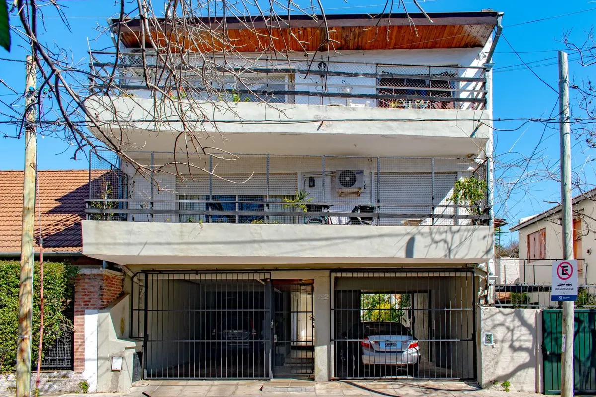Alquiler Dpto 3 Amb Con Balcon Y Espacio Guardacoche En San Isidro