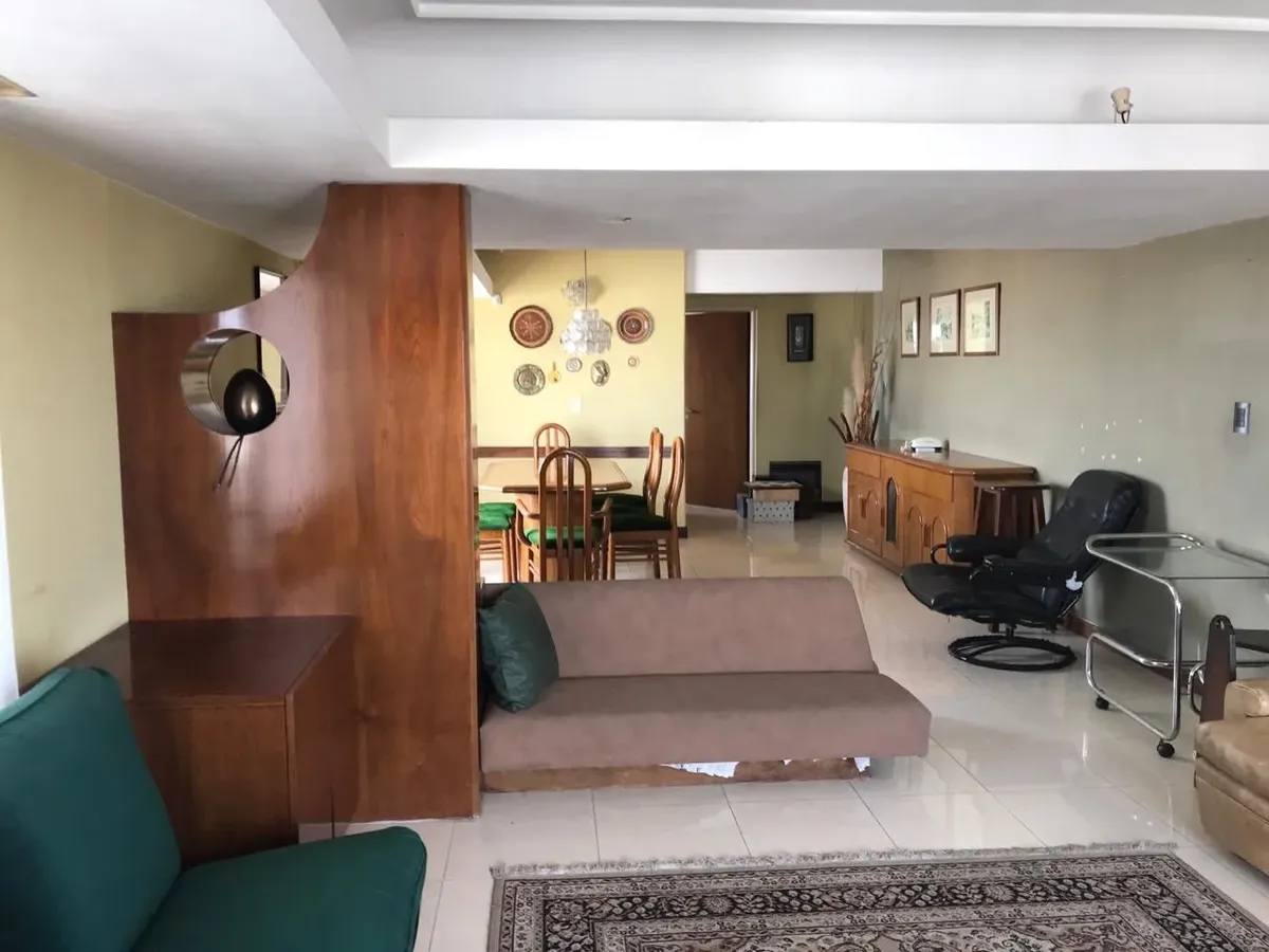 18th-floor penthouse, 2 balconies