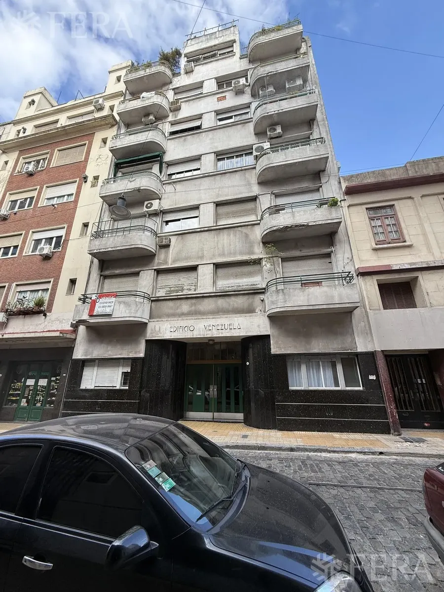 1st floor walk-up, balcony