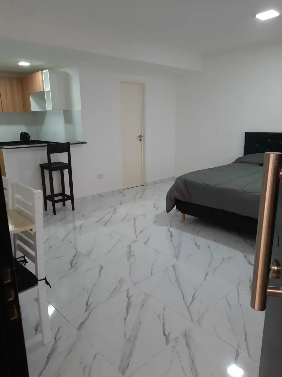 Excelente Monoambiente Con Balcon Totalmente Equipado En Lanusita 630.000 Pesos X Mes