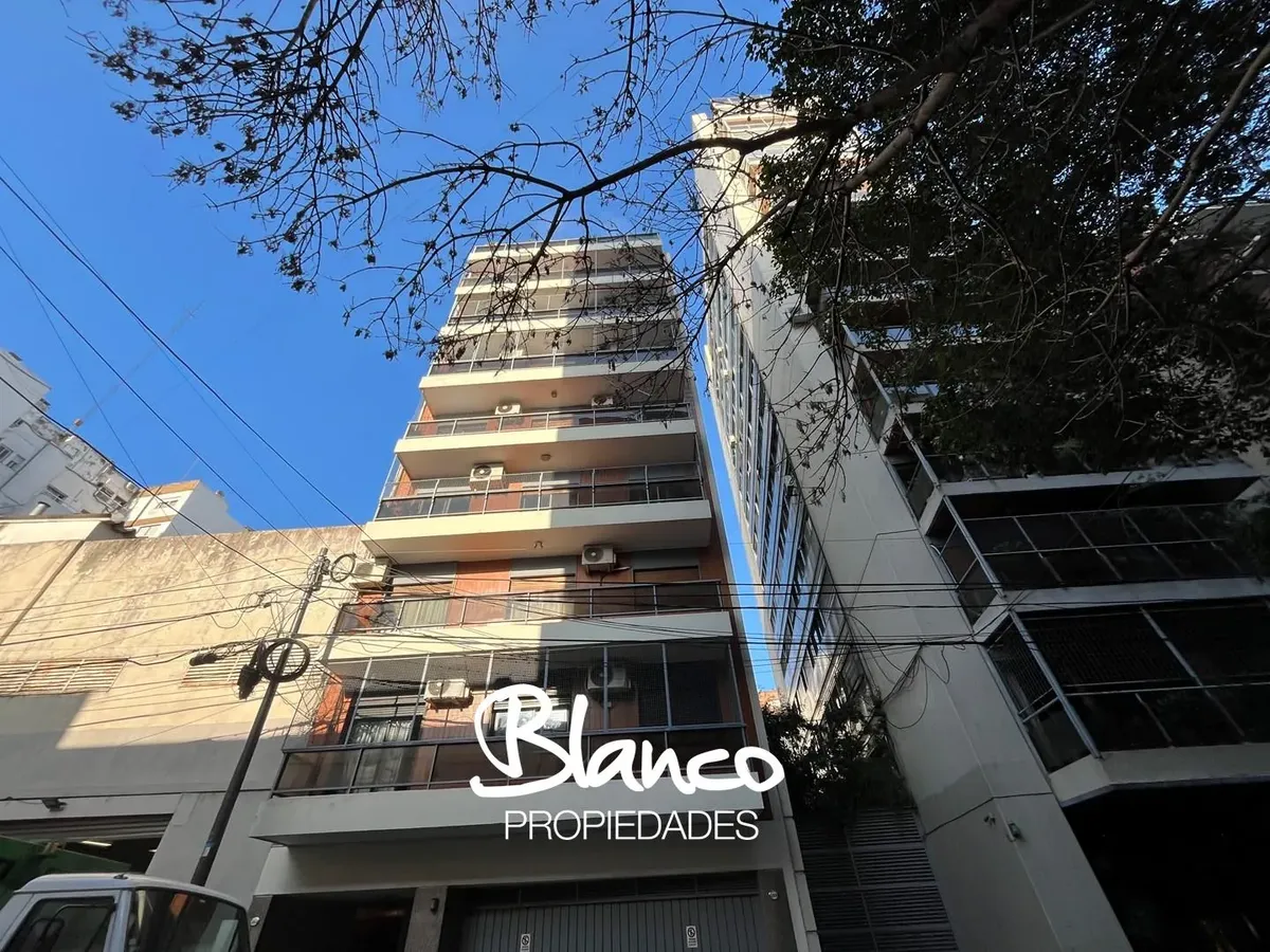 Recoleta 3-room apartment with balcony
