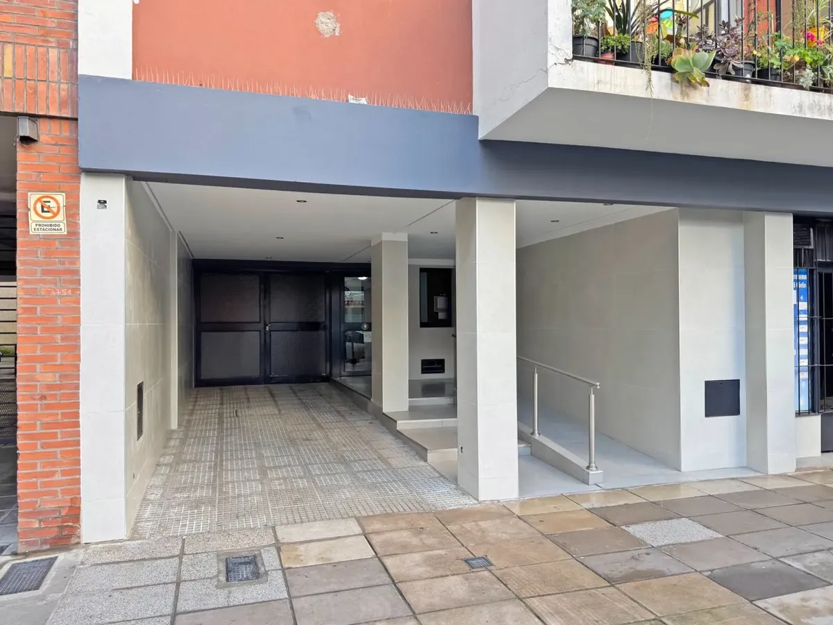 Alquiler Depto 2 Amb Con Patio Y Lavadero - Reciclado- 1er Piso X Ascensor