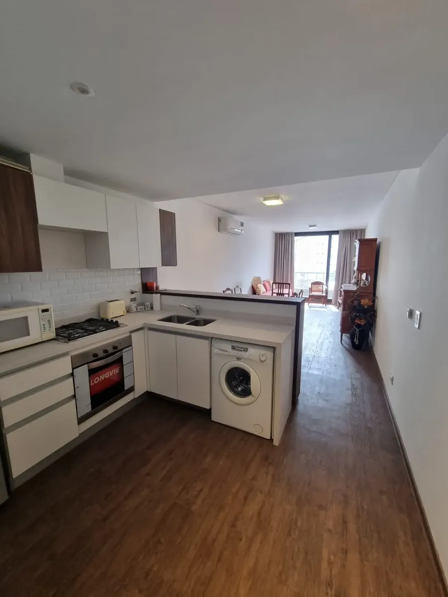 4th-floor studio with balcony