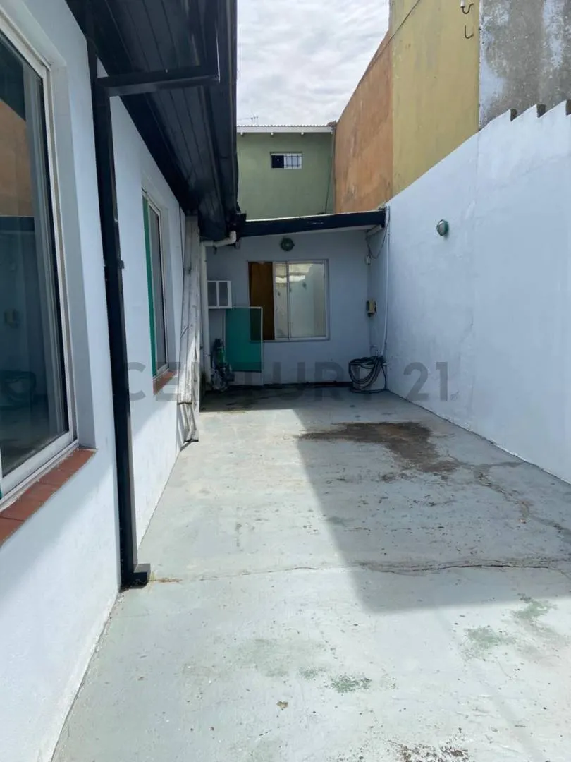 Internal PH with garden and offices