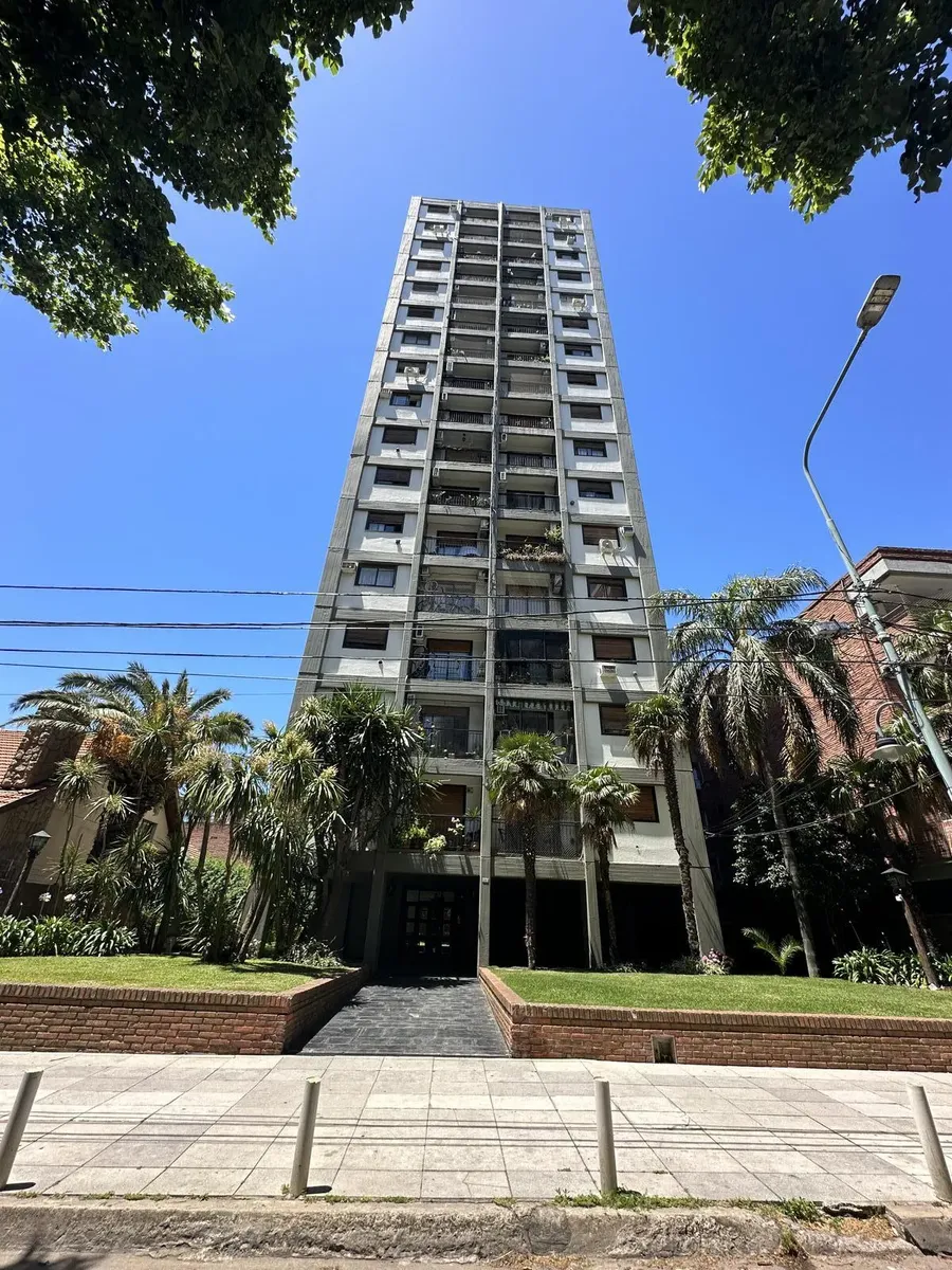 Lindisimo Departamento En Piso 14 Con Vista Abierta ,en Inigualable Zona De Vicente Lopez