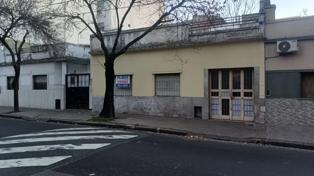Venta Casa A Reciclar 4 Amb + Patio + Terraza Floresta