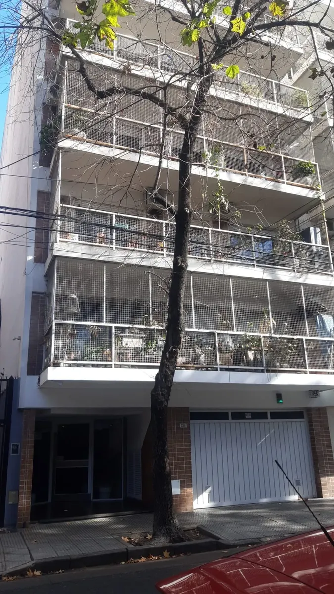 Piso 7, parquet y balcón francés