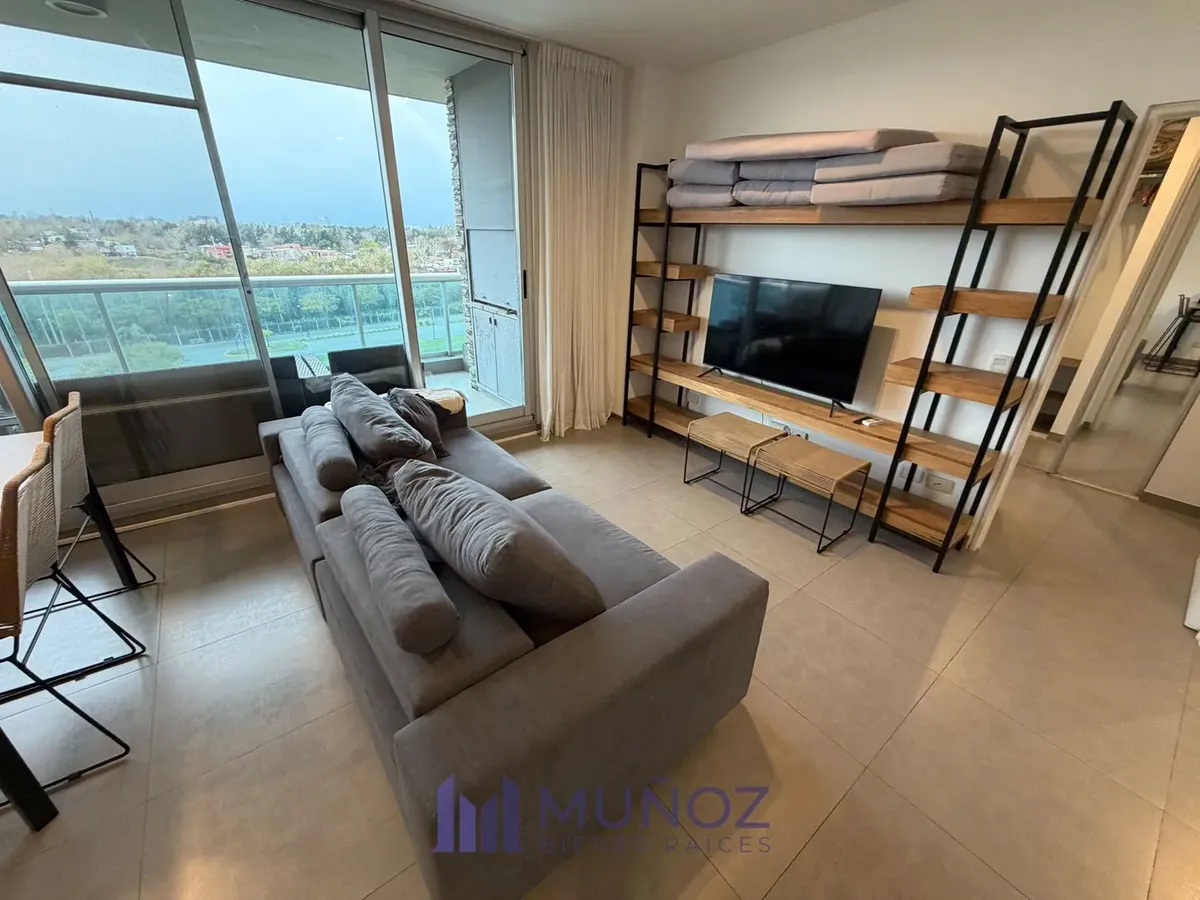 5th floor, balcony with grill
