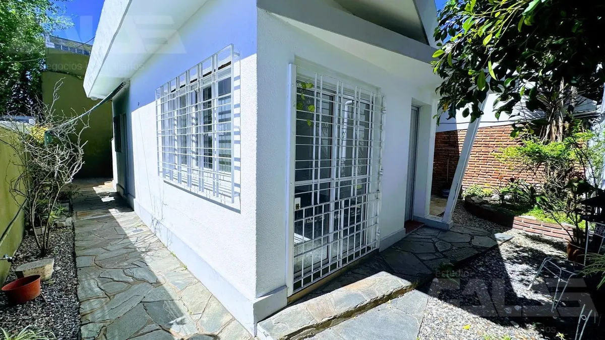 Alquiler Ph 3 Amb. En Castelar Norte Con Patio, Terraza Y Lavadero A 5 Cuadras De La Estación