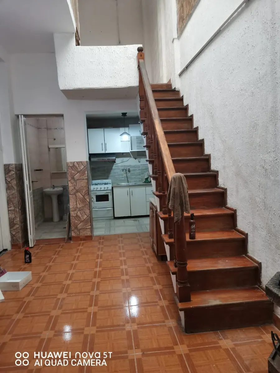 Ubicado En El Barrio San Pedro A Media Cuadra De La Iglesia Y De La Plaza Y A Una Cuadra Del Centro Comercial De Alvarez Jonte,lineas De Colectivos A 50 Mts, 25,53,106,135