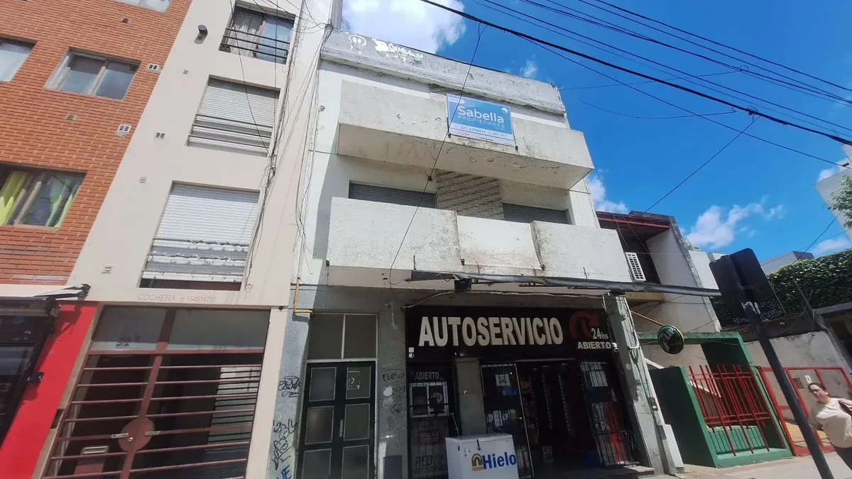 3 dormitorios, balcón y parrilla