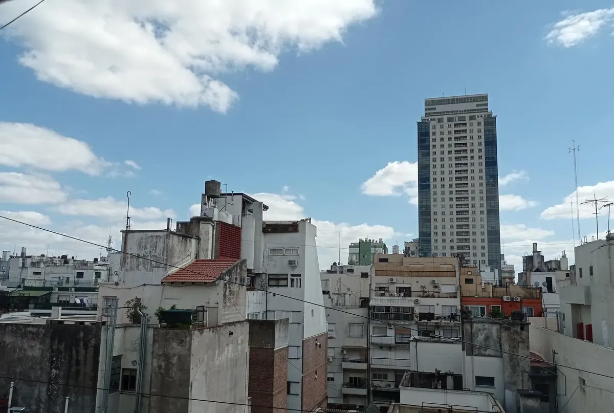 Departamento En Alquiler De 2 Ambientes En Recoleta Al Contrafrente , Hermosa Vista!