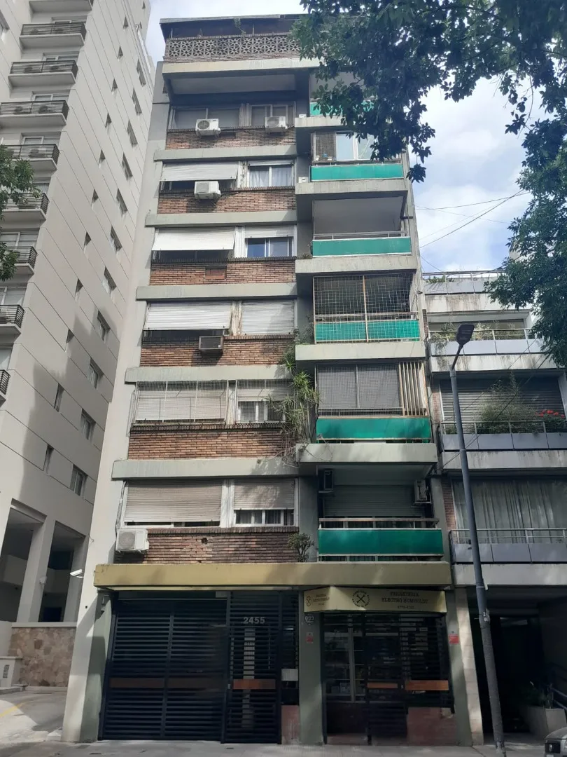 Departamento 4 Ambientes Contrafrente Con Balcon Y Cochera