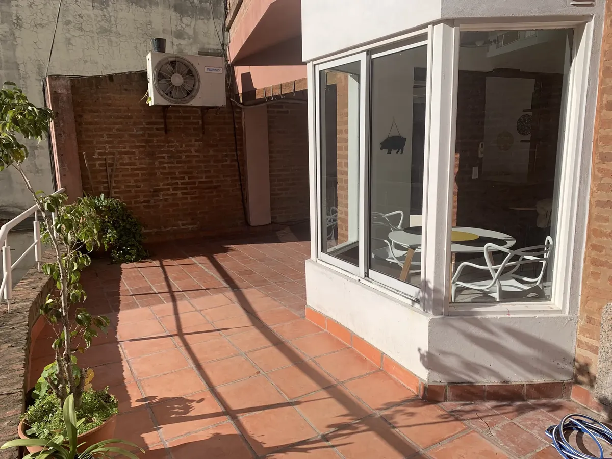 Semipiso Contra Frente Con Balcón Terraza