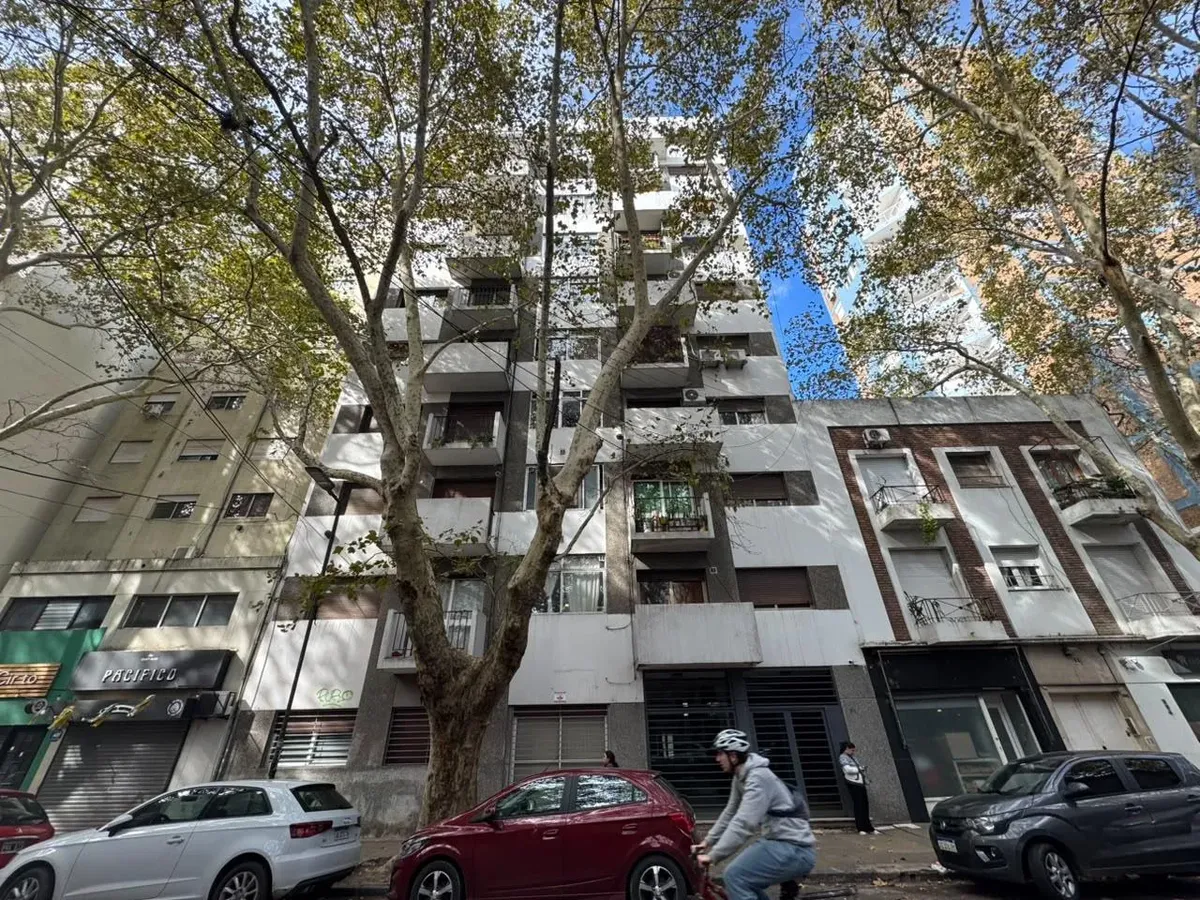 Departamento En Alquiler De Dos Dormitorios En 56 E/ 6 Y 7
