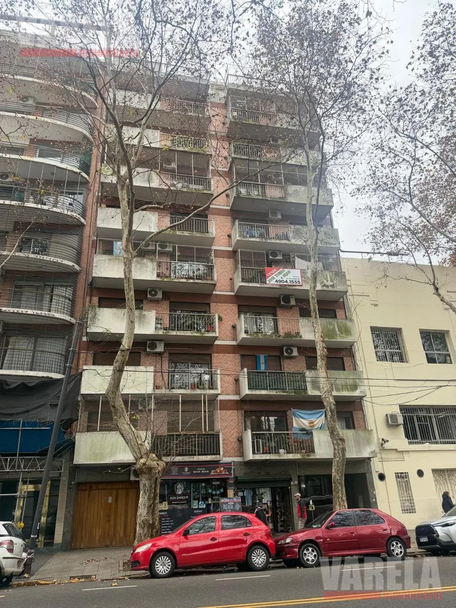 Piso 8 con balcón en Almagro