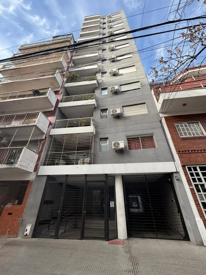 Balcony, 2 baths and elevator
