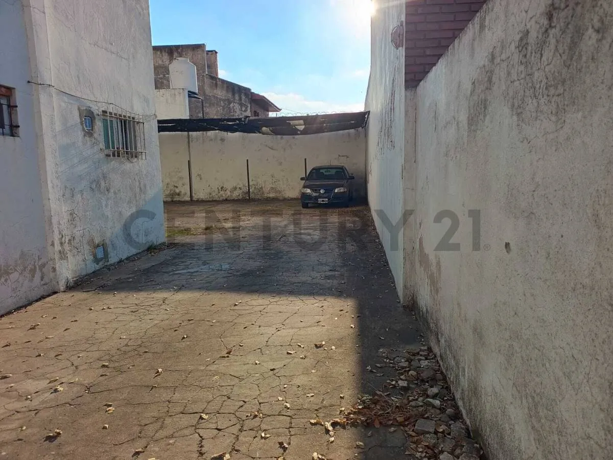 Departamento En Alquiler En La Plata De Dos Dormitorios Y Cochera