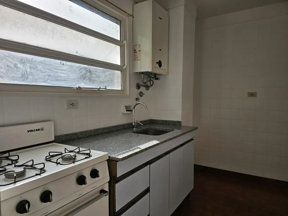 Departamento De 3 Ambientes - Venta - Coghlan