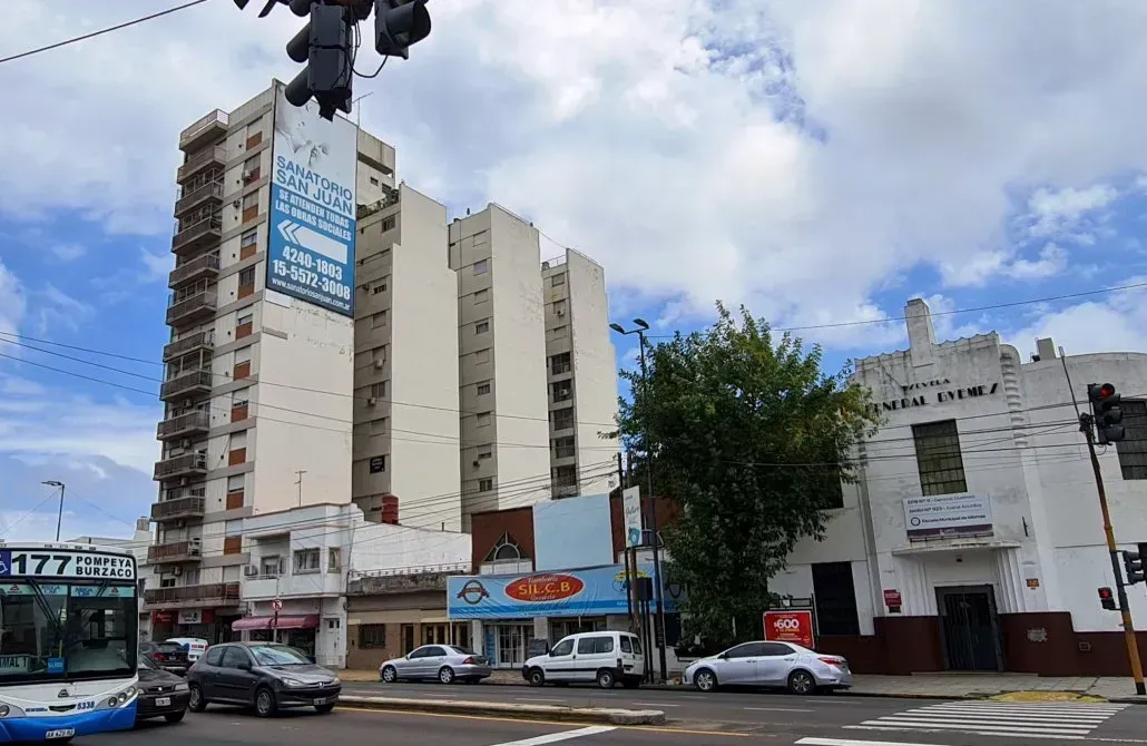 Cuatro Ambientes Con Cochera