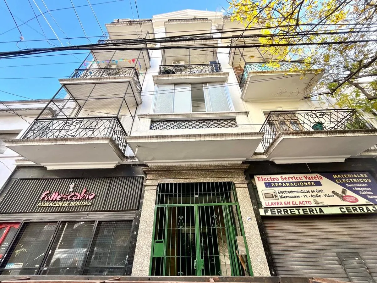 Alquiler 2 Ambientes En Flores Varela 70 Caba