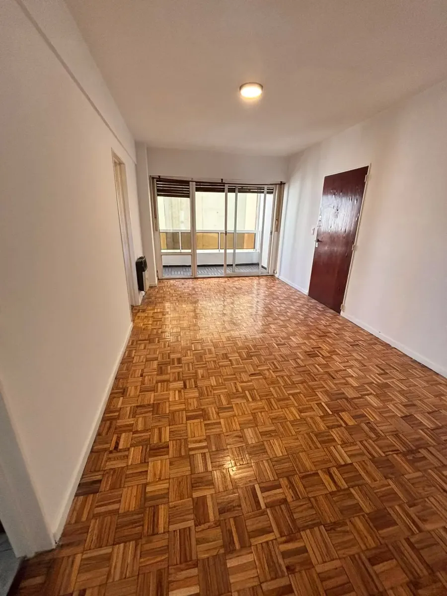 Villa Crespo. Frias Y Avenida Corrientes. Dto 2 Ambientes Con Balcon 7mo.piso + Baulera Cocina Separada Todo En Excelente Estado
