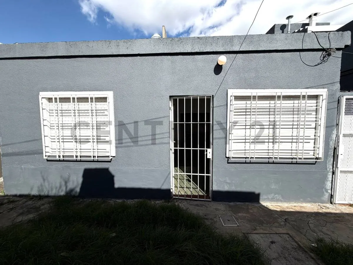 Alquier Ph 3 Ambientes En Haedo Con Entrada Independiente Y Patio - Apto Profecional