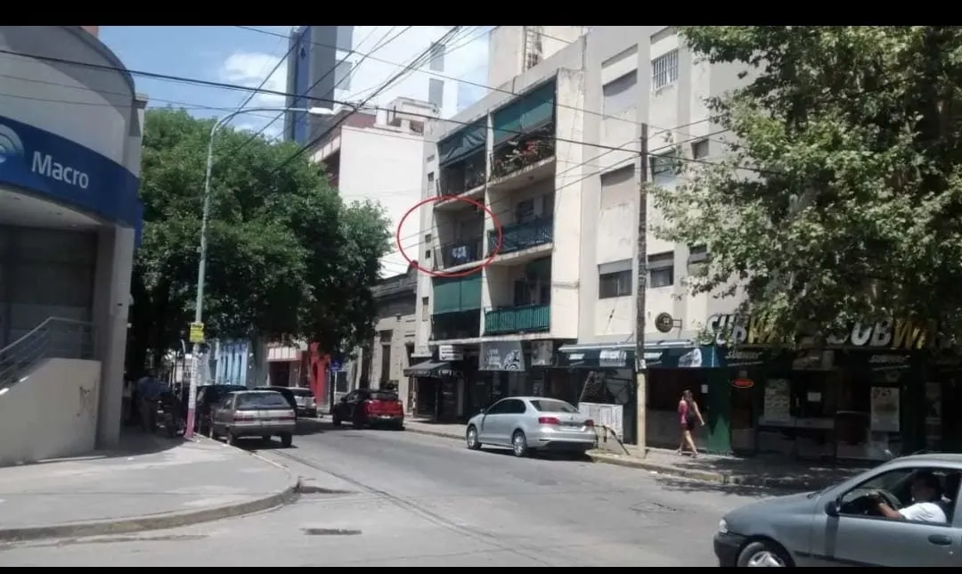2 ambientes con balcón