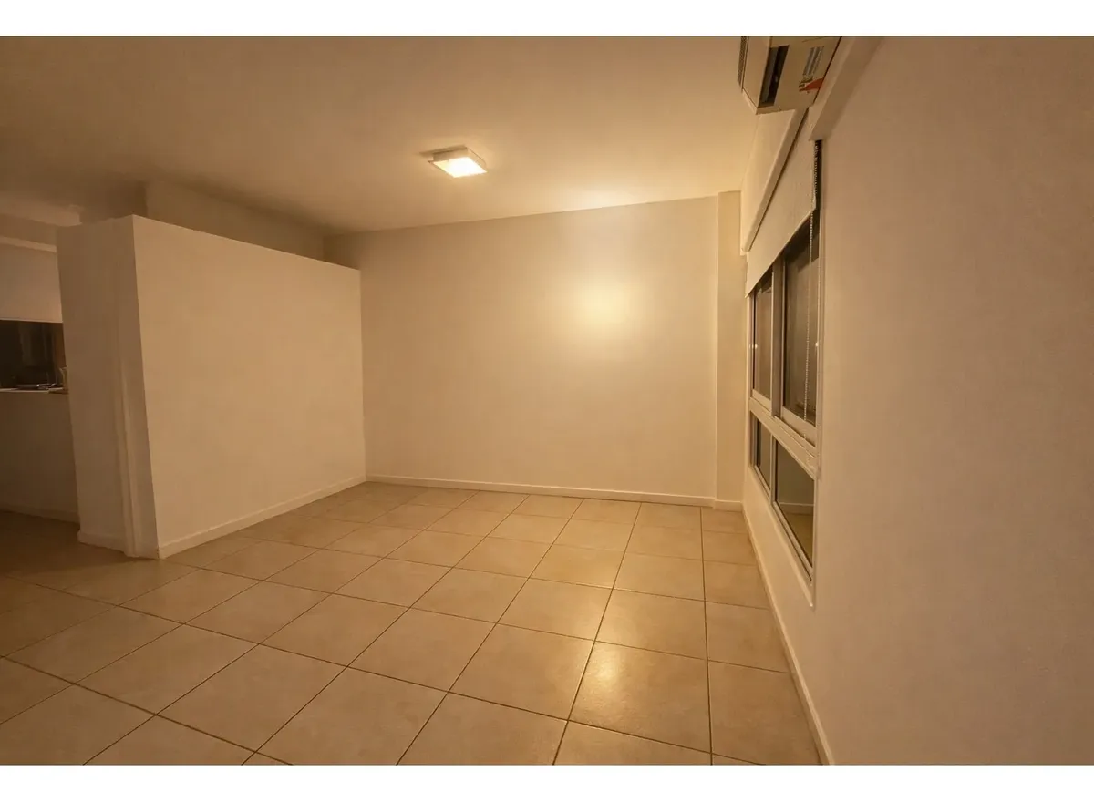 Alquiler De Departamento Sobre Riobamba Al 800