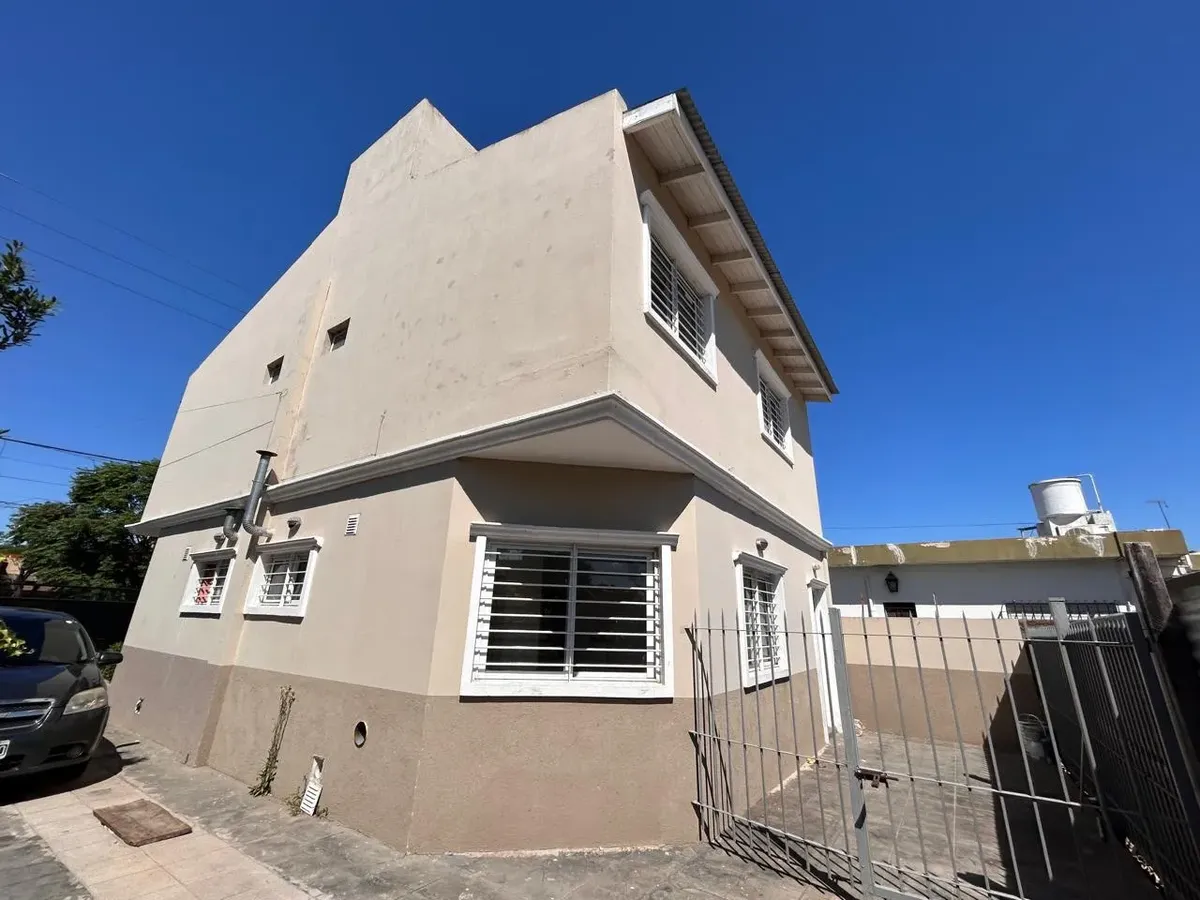 Alquiler Monte Grande Duplex Con 2 Dormitorios Y Patio!