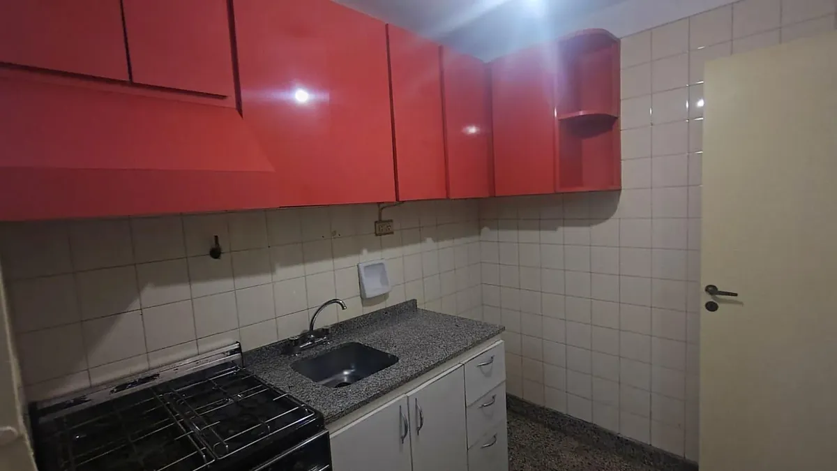 2 комнаты внутри, 2 этаж
