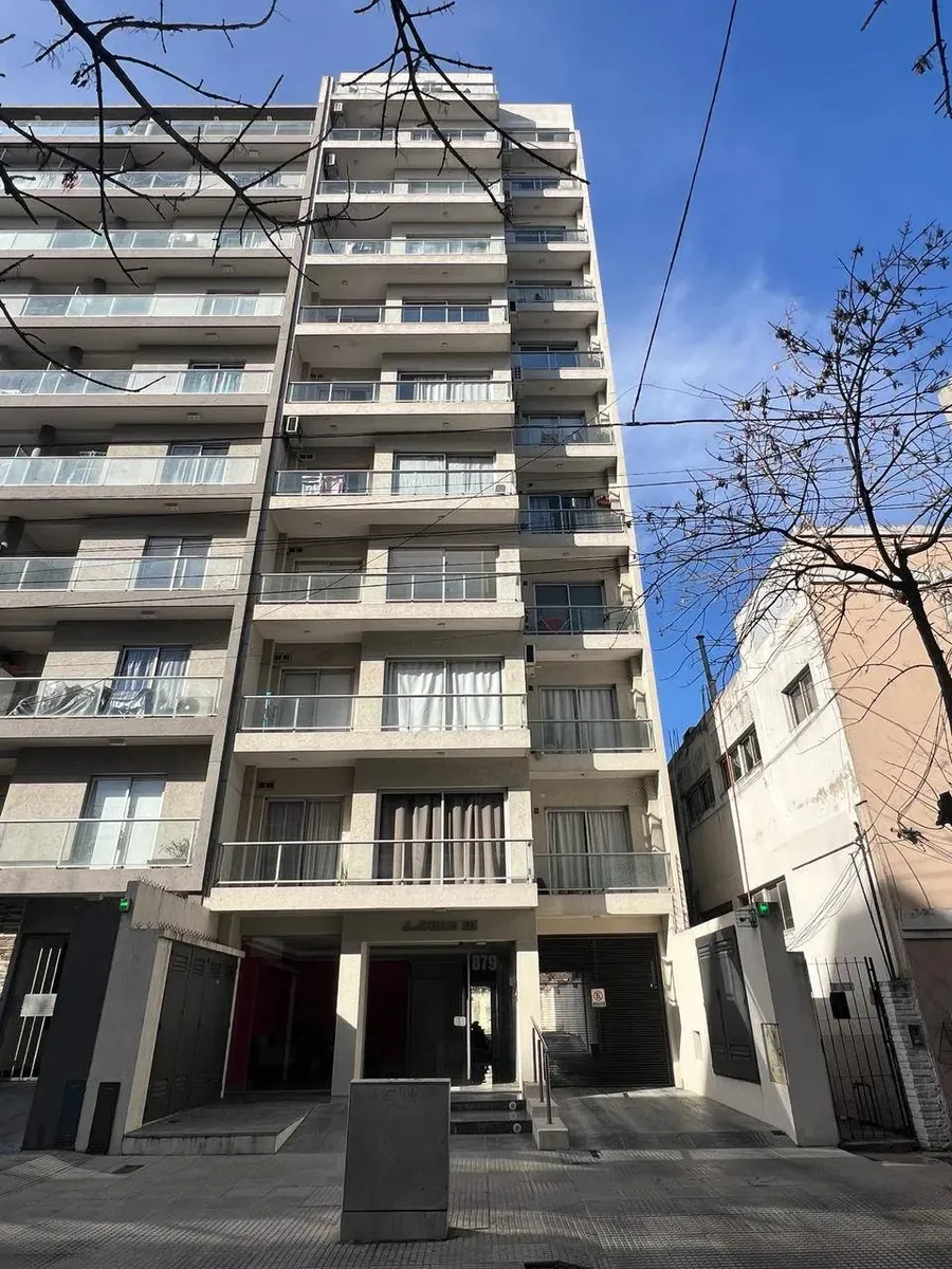 8th-floor studio with balcony