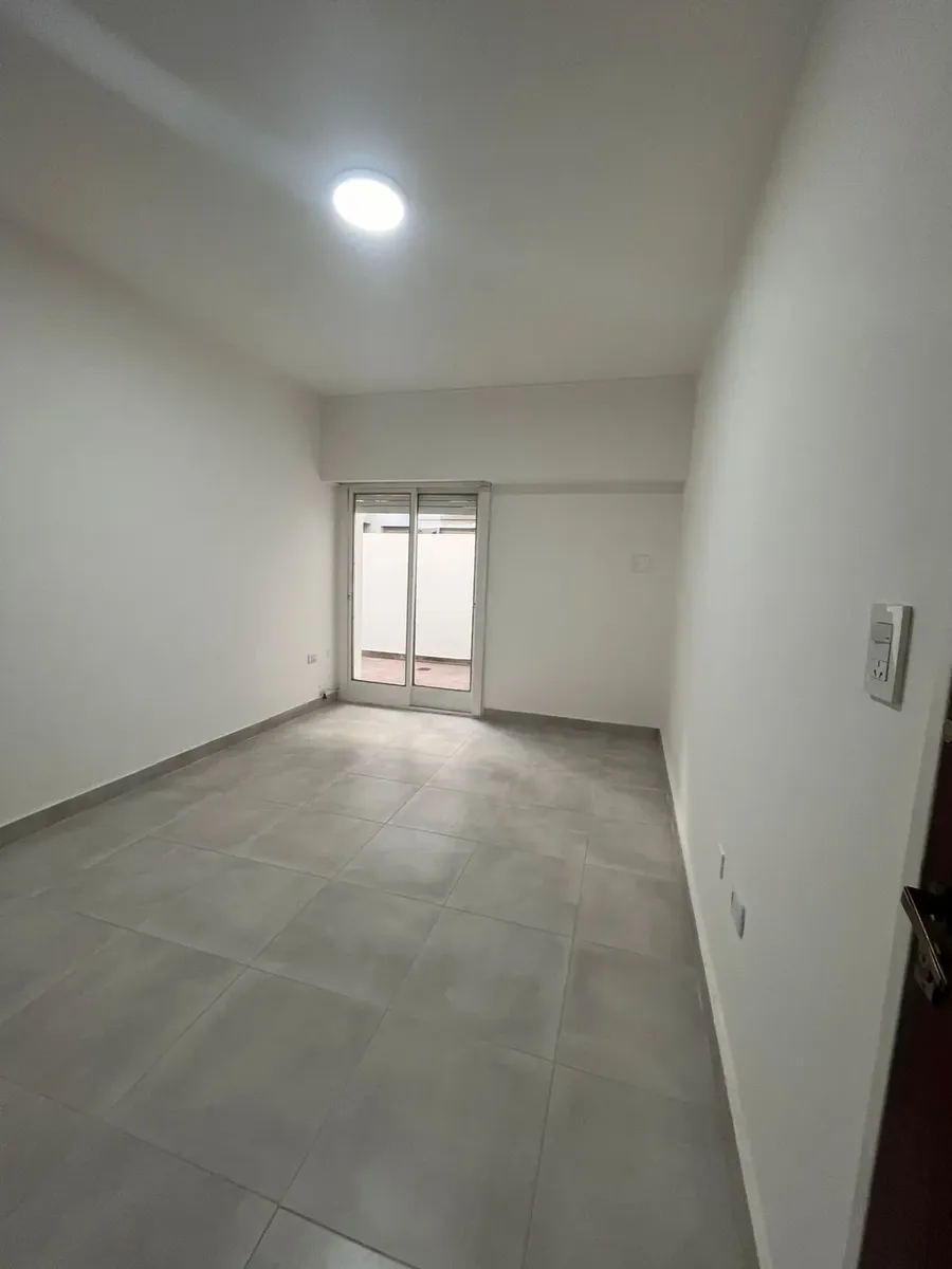 Ph Remodelado A Estrenar Con Dos Dormitorios, Dos Patios, Baño, Lavadero, Cocina Y Living, Luminoso 70m2- Zona Universitaria 46 Y 2 - Apto Mascota Pequeña