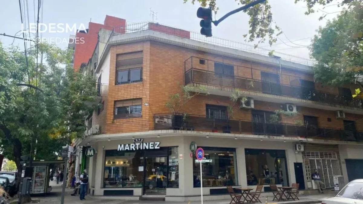 4 ambientes con balcón corrido