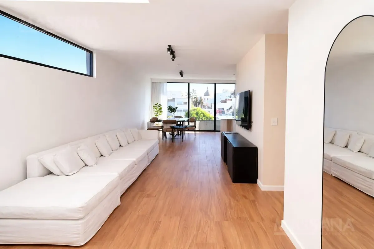 Alquiler De Dpto 4 Ambientes Con Terraza Propia De 125m2 -2 Cocheras Fijas Y Baulera