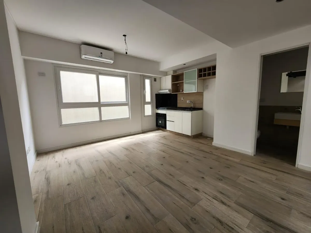 Estados Unidos Al 3900. Ph 3 Amb. A Estrenar Con Terraza Propia Y Parrilla. Bajas Expensas
