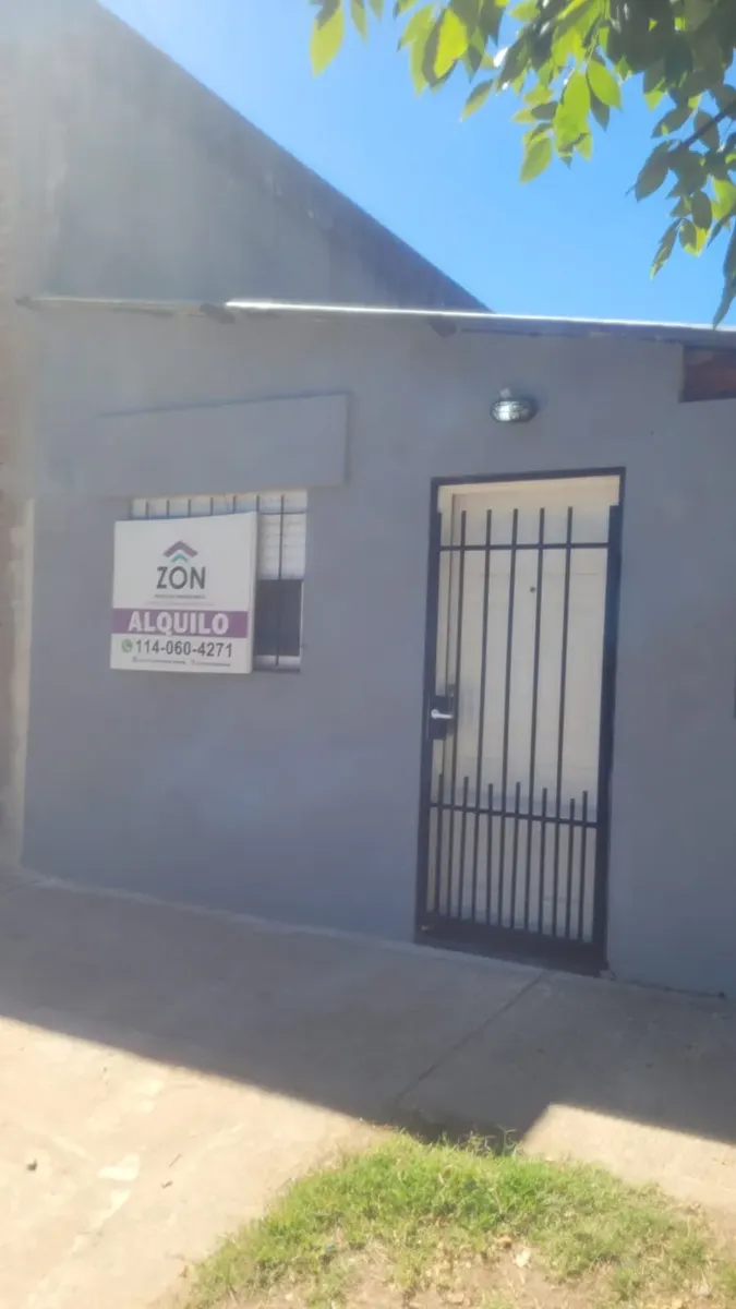 Bajo El Precio. Alquiler Mono Ambiente Con Patio A Estrenar