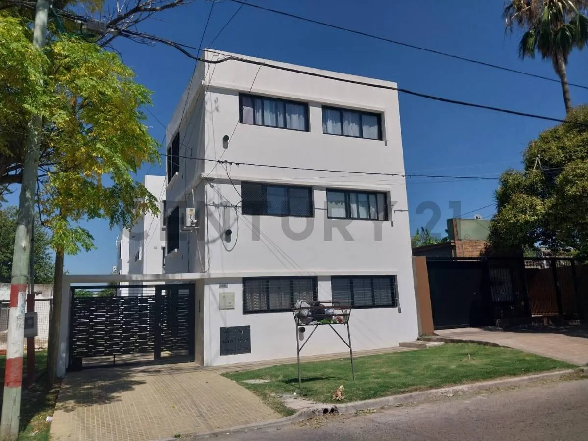 Planta baja, complejo cerrado, cochera