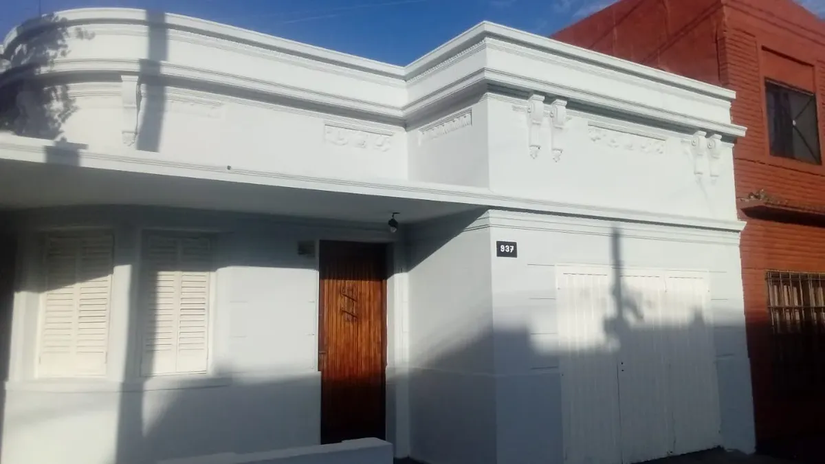 Casa 2 dormitorios con cochera