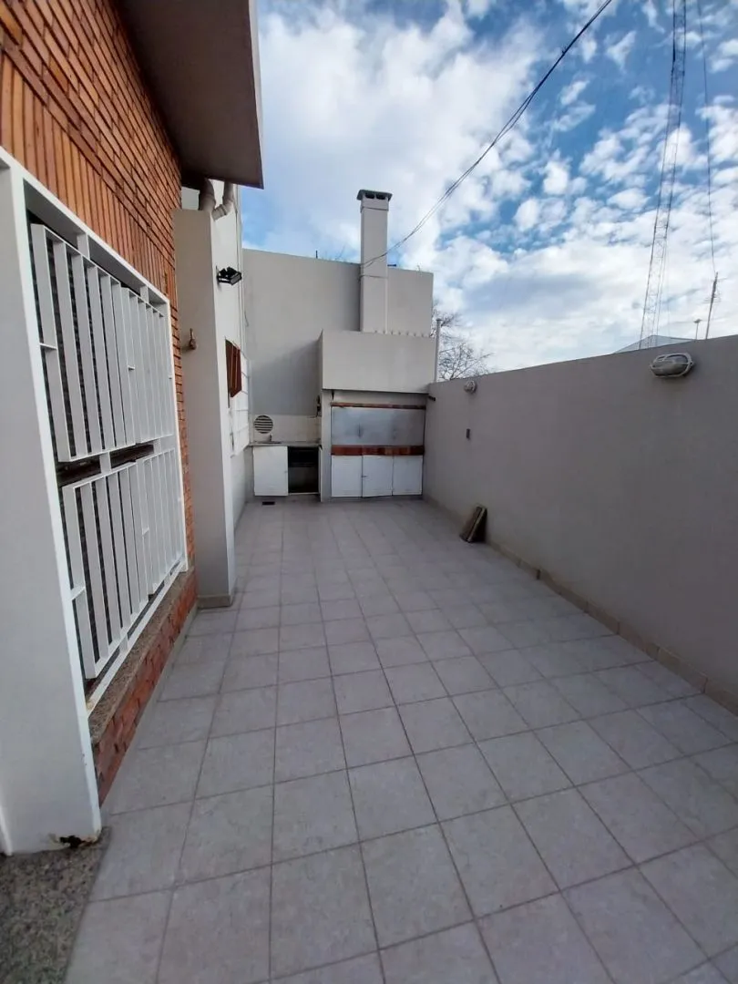 Casa 3 ambientes con terraza