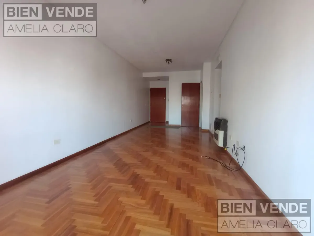 3-room apartment with private foyer