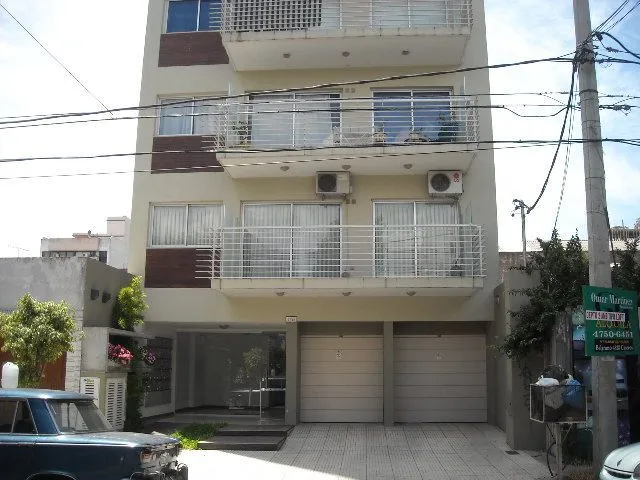 Departamento 3 Ambientes, Balcon. Caseros Centro