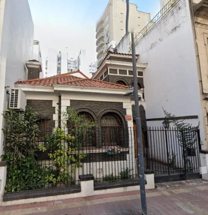 Hermosa Casa De 6 Ambientes Sobre Gorostiaga Y Cabildo En Alquiler