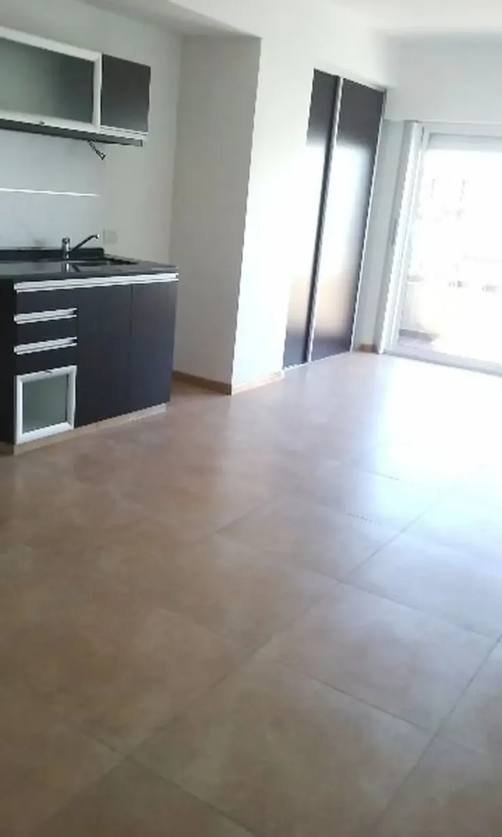 Departamento De 1 Ambiente Divisible Contrfrente Con Balcon